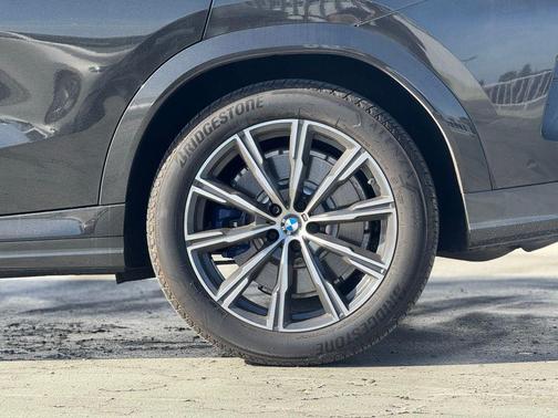 2024 BMW X6 M60i
