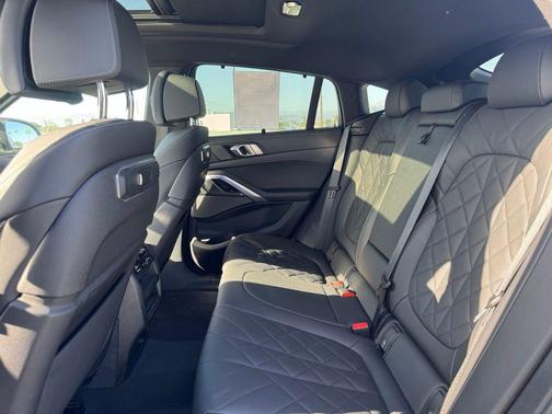 2024 BMW X6 M60i
