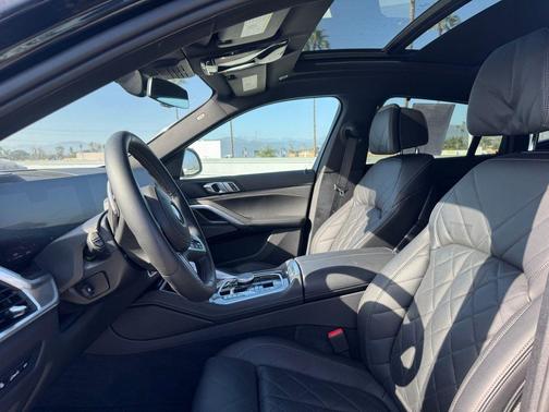 2024 BMW X6 M60i