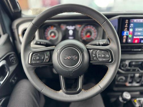 2024 Jeep Gladiator Sport S