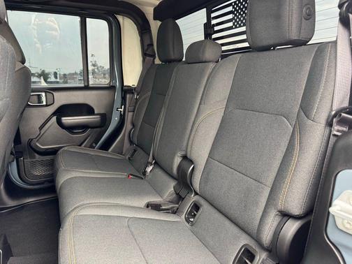 2024 Jeep Gladiator Sport S