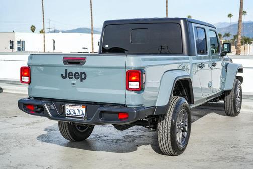 2024 Jeep Gladiator Sport S