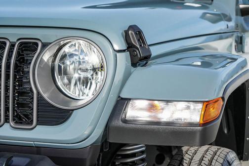 2024 Jeep Gladiator Sport S