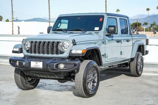 2024 Jeep Gladiator Sport S