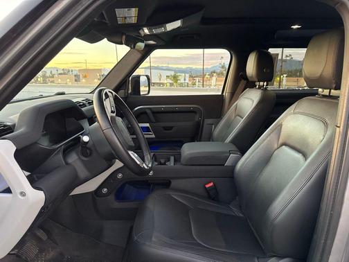 2023 Land Rover Defender 90 S