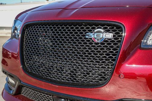 2023 Chrysler 300 C