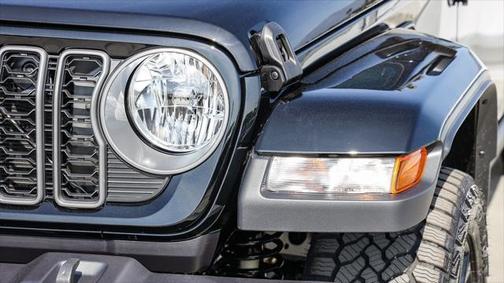 2025 Jeep Gladiator Nighthawk