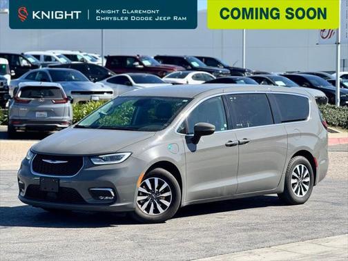 2023 Chrysler Pacifica Hybrid Touring L