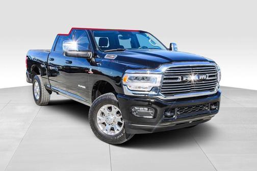 Diamond Black Crystal Pearlcoat 2024 RAM 2500 Laramie Crew Cab 4x4 6'4' Box