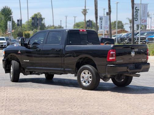Diamond Black Crystal Pearlcoat 2024 RAM 2500 Laramie Crew Cab 4x4 6'4' Box