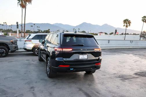Midnight Sky 2024 Jeep Grand Cherokee 4xe Trailhawk