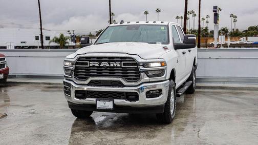 2026 RAM 2500 Tradesman Crew Cab 4x4 6'4' Box