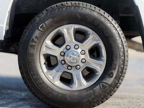 2023 RAM 2500 Big Horn Crew Cab 4x4 8' Box