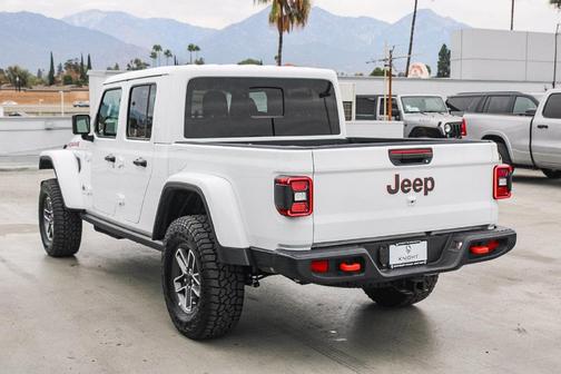 Bright White Clearcoat 2026 Jeep Gladiator Mojave 4x4