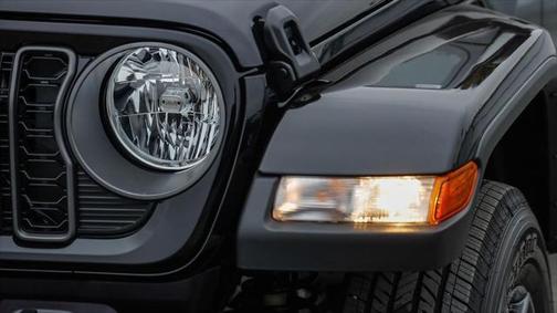 2025 Jeep Gladiator Sport S