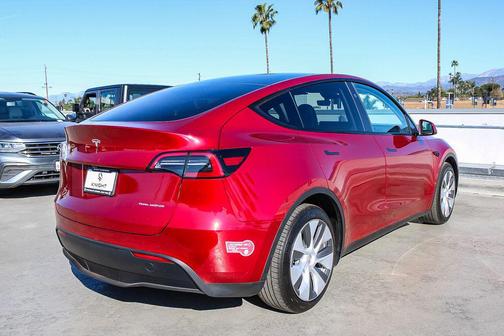 2024 Tesla Model Y Long Range Dual Motor All-Wheel Drive