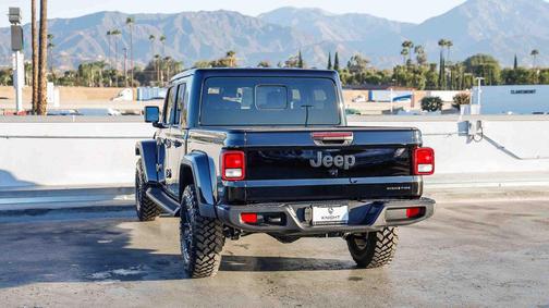 2025 Jeep Gladiator High Tide