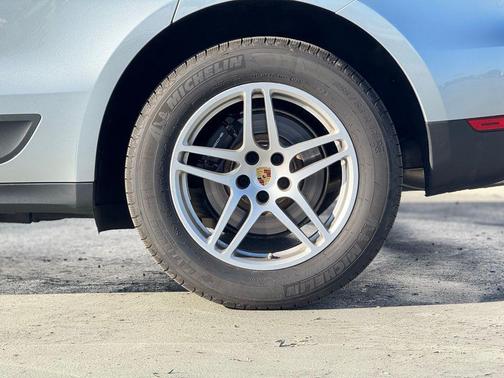 2020 Porsche Macan Base