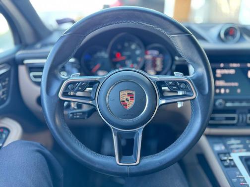 2020 Porsche Macan Base