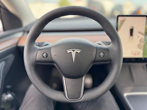 2024 Tesla Model Y Performance Dual Motor All-Wheel Drive