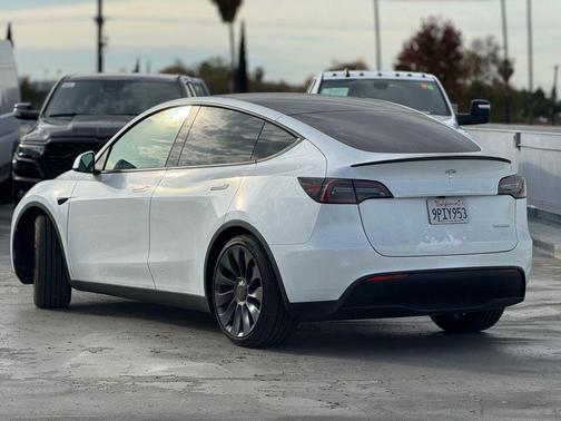 2024 Tesla Model Y Performance Dual Motor All-Wheel Drive