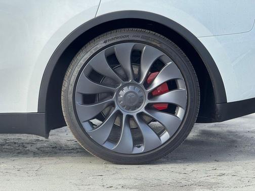 2024 Tesla Model Y Performance Dual Motor All-Wheel Drive