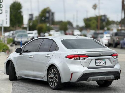 Classic Silver Metallic 2020 Toyota Corolla SE