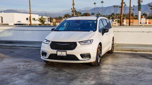 2026 Chrysler Pacifica L