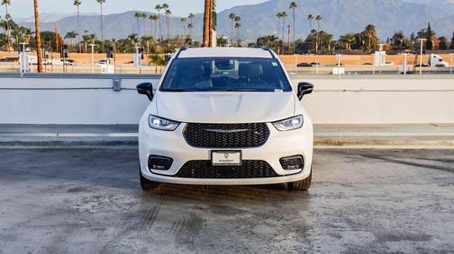 2026 Chrysler Pacifica L