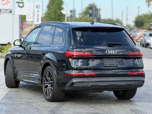 2023 Audi Q7 55 Prestige