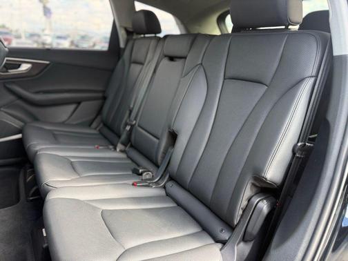 2023 Audi Q7 55 Prestige