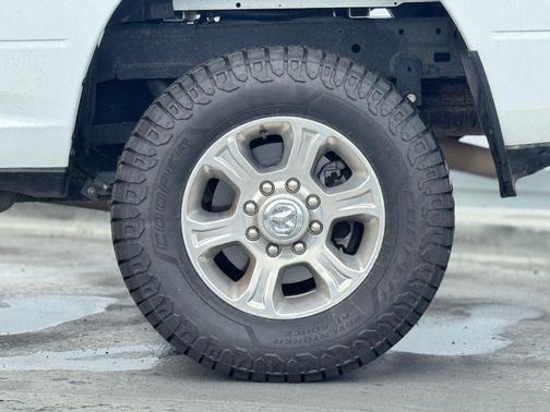 2023 RAM 2500 Big Horn Crew Cab 4x4 6'4' Box