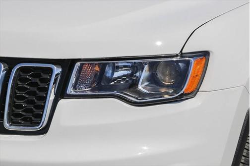 2022 Jeep Grand Cherokee Laredo