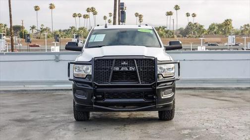 2022 RAM 2500 Tradesman Crew Cab 4x4 8' Box
