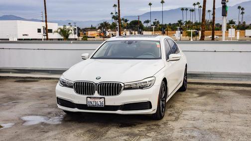 2019 BMW 740 740i