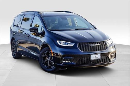 2025 Chrysler Pacifica Hybrid Premium S Appearance Pkg