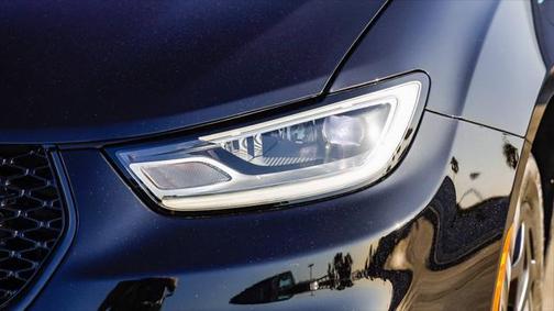 2025 Chrysler Pacifica Hybrid Premium S Appearance Pkg