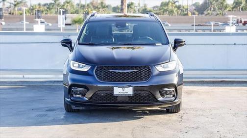 2025 Chrysler Pacifica Hybrid Premium S Appearance Pkg