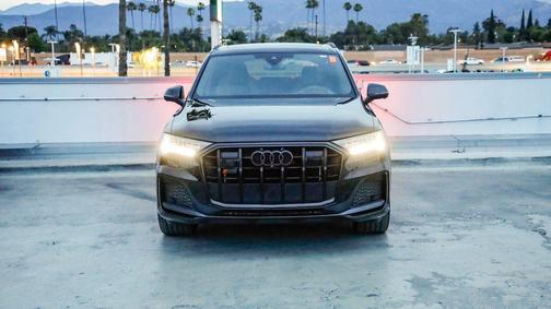 Mythos Black Metallic 2023 Audi SQ7 4.0T Prestige