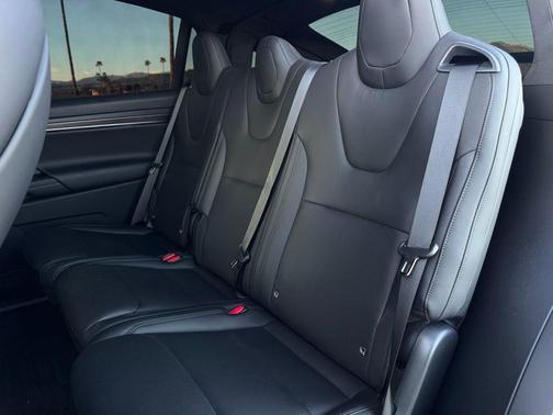 2024 Tesla Model X Long Range