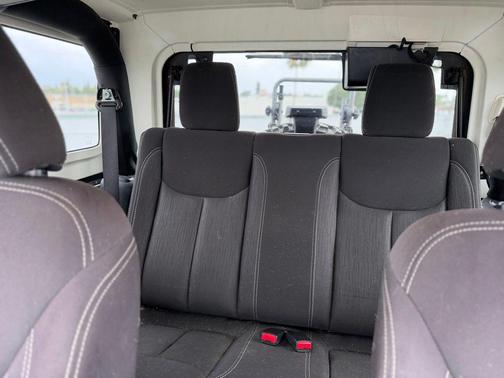 Black Clearcoat 2015 Jeep Wrangler Rubicon