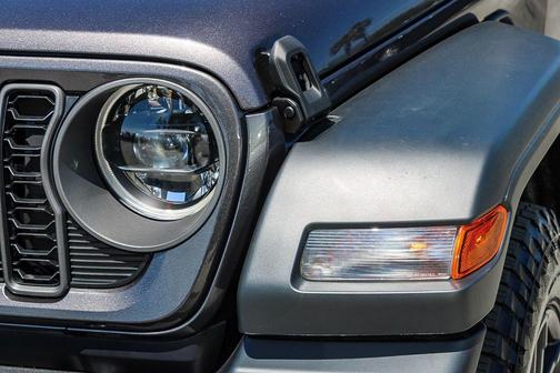 Granite Crystal Metallic Clearcoat 2026 Jeep Wrangler Sport S