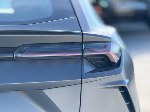 2022 Lamborghini Urus Graphite Capsule