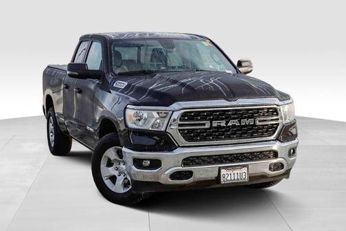 Diamond Black Crystal Pearlcoat 2023 RAM 1500 Big Horn/Lone Star