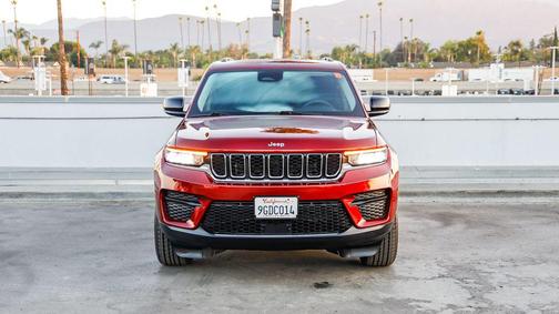 2023 Jeep Grand Cherokee Laredo