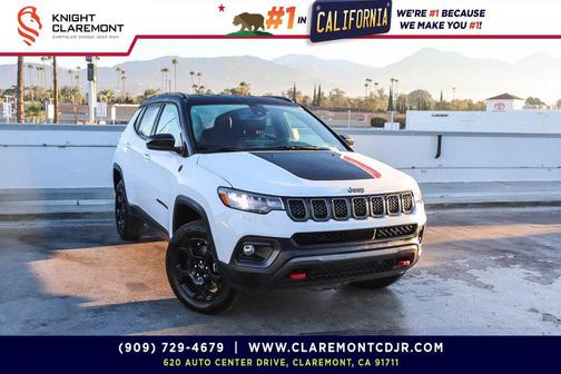 Bright White Clearcoat 2024 Jeep Compass Trailhawk