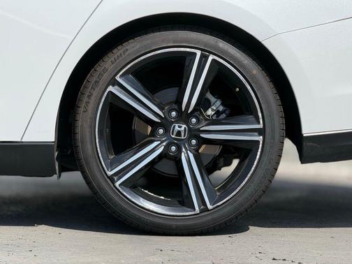 2024 Honda Accord Hybrid Base