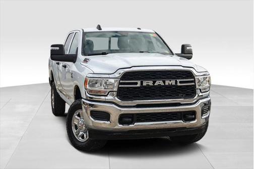 2023 RAM 2500 Tradesman Crew Cab 4x4 6'4' Box