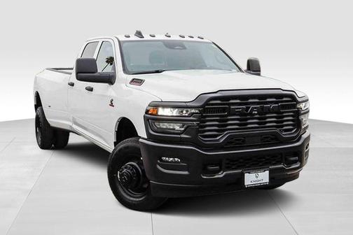 Bright White Clearcoat 2026 RAM 3500 Tradesman Crew Cab 4x4 8' Box