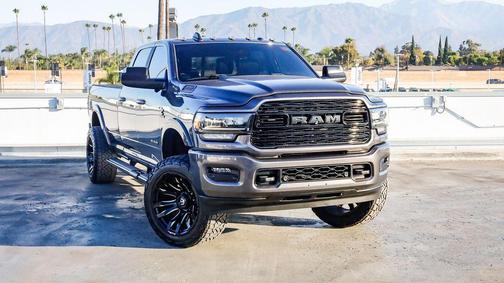 2022 RAM 3500 Limited Crew Cab 4x4 8' Box
